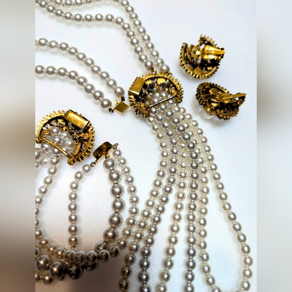 Vintage Pearl Rhinestone Necklace Bracelet Earrings Classic Statement Parue Set - Picture 6 of 7